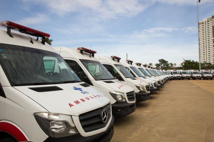 Governo e Assembleia entregam ambulâncias para 66 municípios do interior