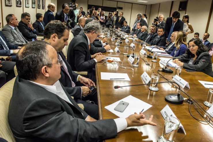 Governos do Centro-Oeste e Nordeste cogitam decretar calamidade