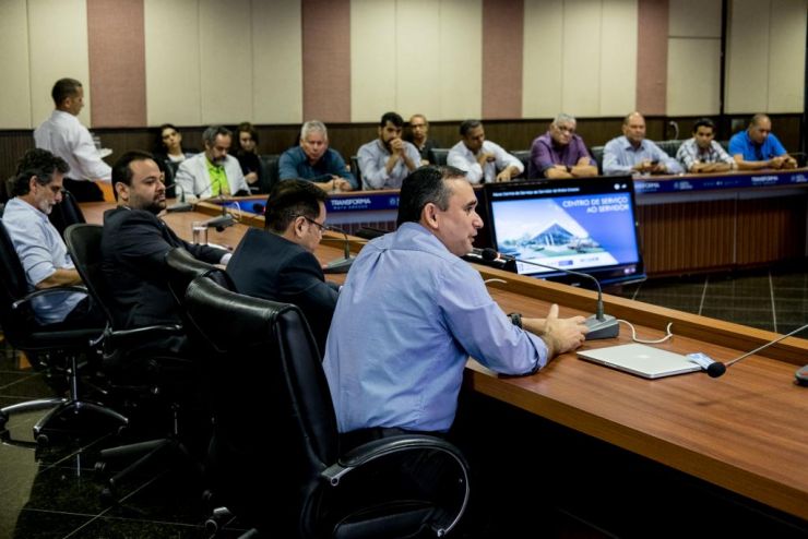 Governo propõe conceder ganho real salarial de 2% aos servidores