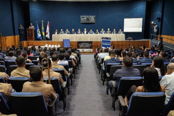 Pós-graduados recebem diploma e entregam planos de combate a incêndio florestal