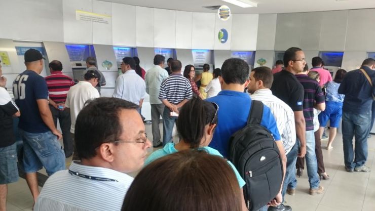 Governo paga servidores da ativa nesta quinta-feira (10)