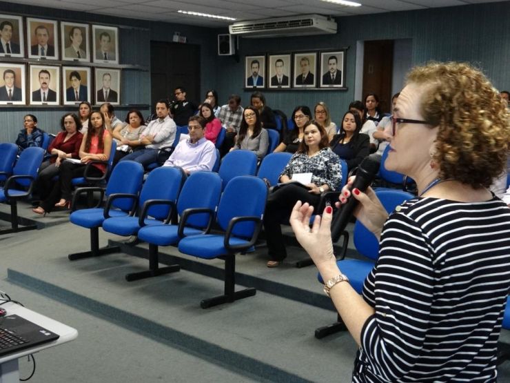 Fiscal deve exigir do fornecedor o fiel cumprimento das cláusulas contratuais