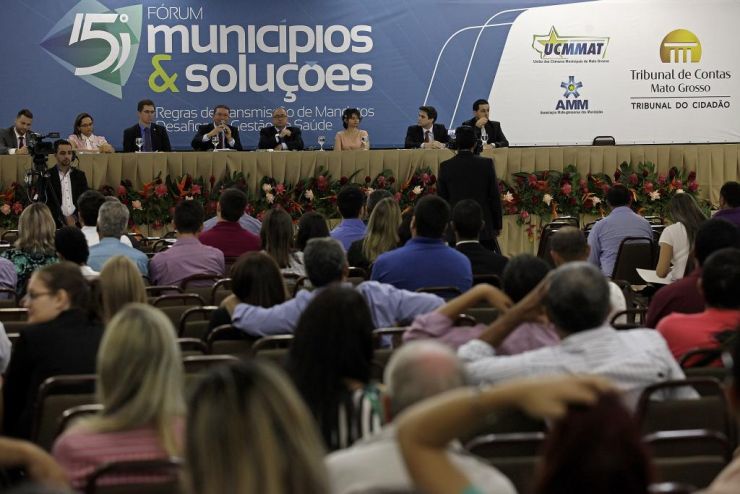 CGE-MT orienta gestores municipais durante 5º Fórum Municípios e Soluções