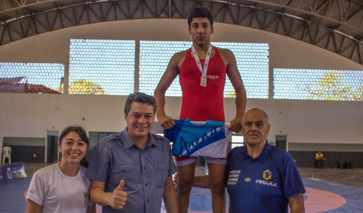 Aluno da Arena da Educação conquista Pan-Americano Escolar de Luta