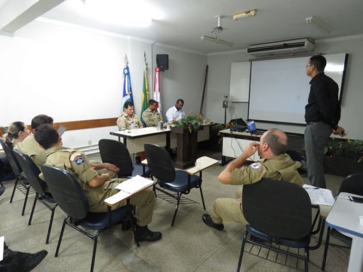 Apresentação de artigos marca encerramento da pós-graduação em combate ao fogo