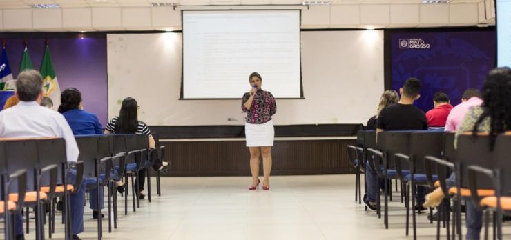 Servidores recebem orientação sobre direitos e deveres