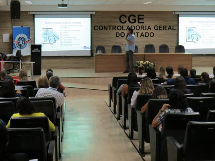 Servidores da CGE aprimoram conhecimentos em gestão de documentos