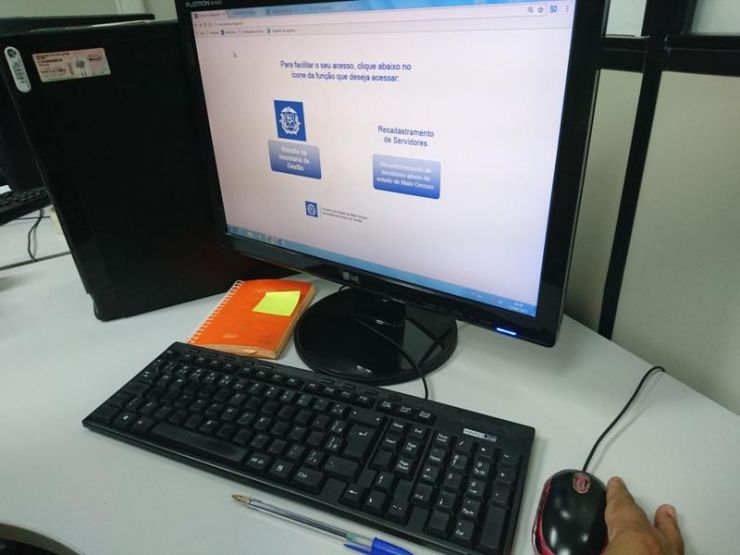 Cerca de 10% dos servidores podem ter salários suspensos