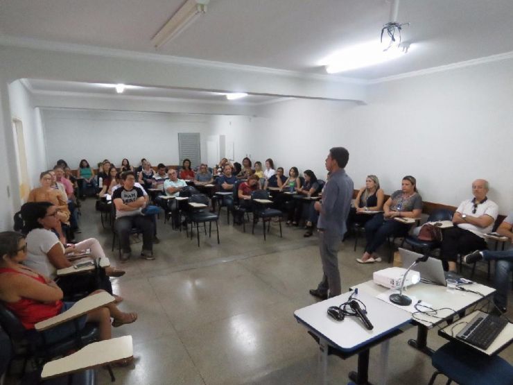 Escola de Governo realiza seis cursos esta semana
