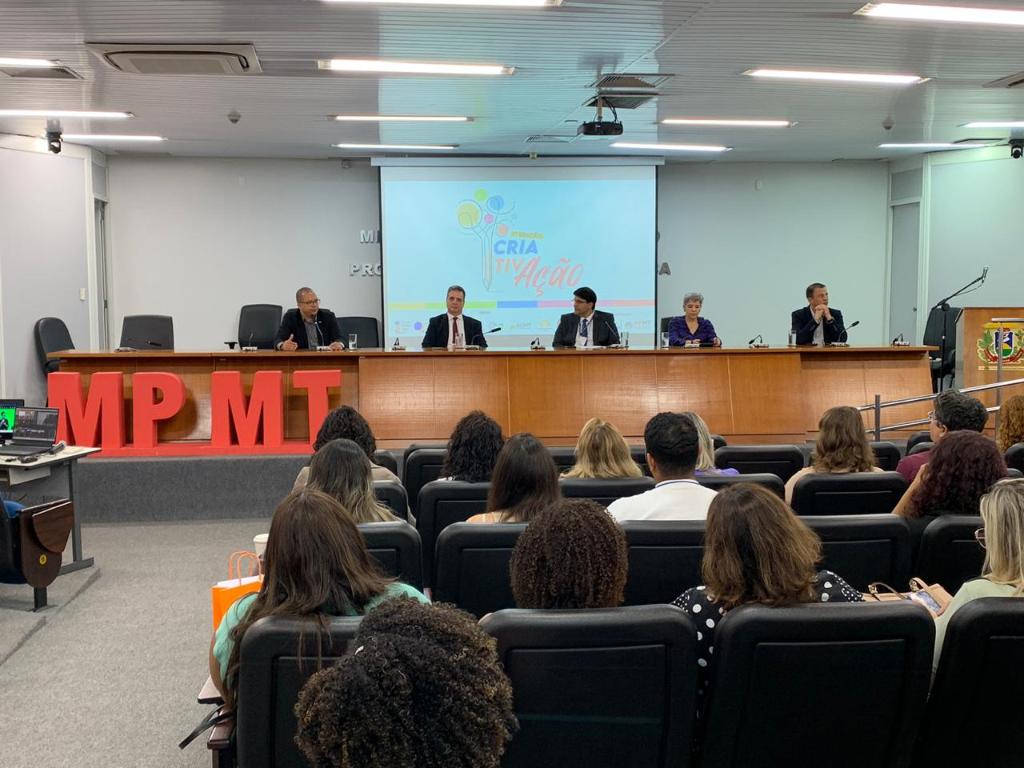 Servidores estaduais podem se inscrever para oficinas e exposição artística do CriativAção 2025