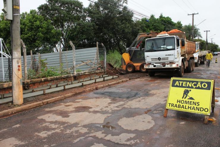 Secretaria de Gestão finaliza tapa-buracos no Centro Político
