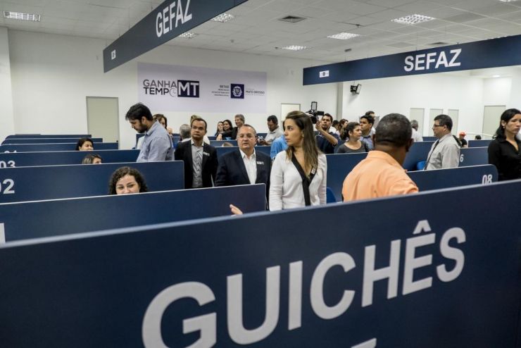 Sine, Ganha Tempo e Restaurante Popular funcionam normalmente