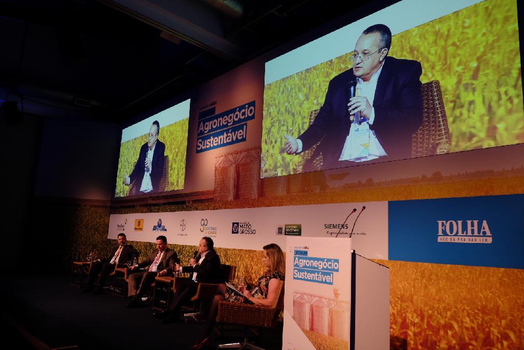 Taques discute exportação de alimentos em Fórum Sustentável em SP