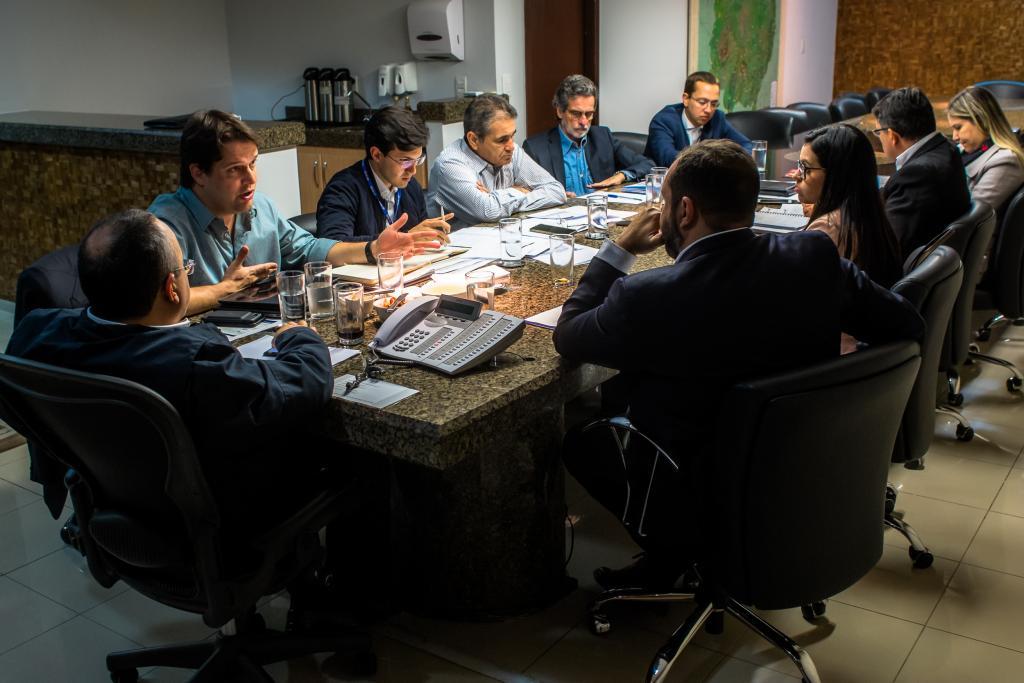 Governador discute orçamento e finanças com secretários e equipe econômica