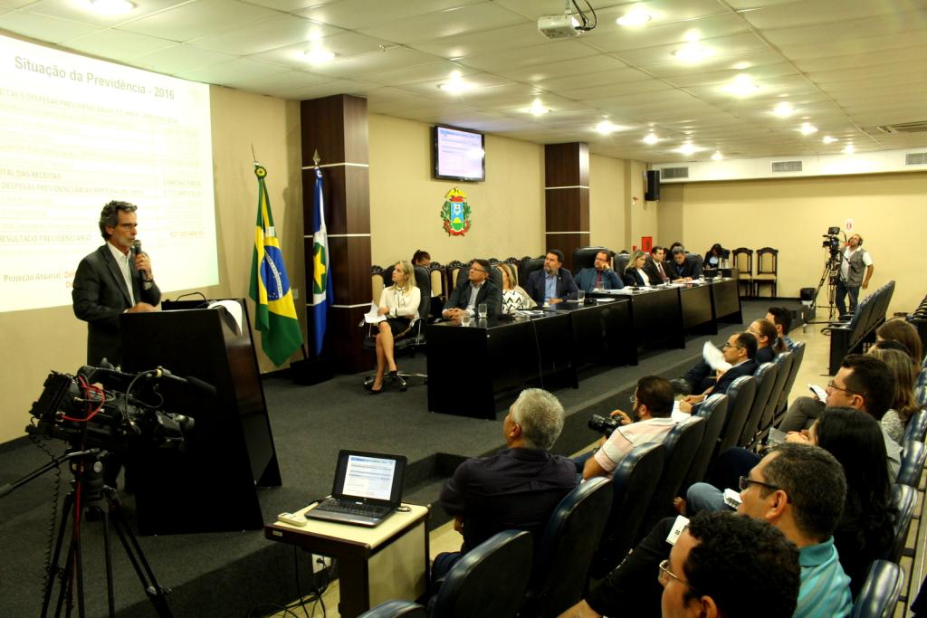 Governo garante correção inflacionária ao duodécimo dos Poderes em 2018