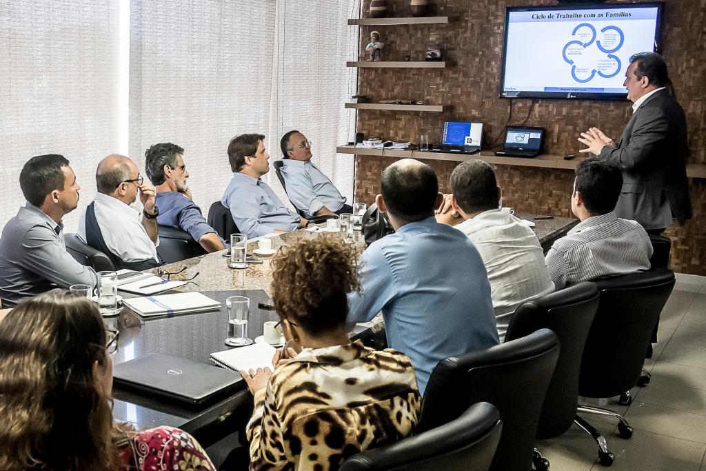 Governo articula plano para tirar 35 mil famílias da vulnerabilidade