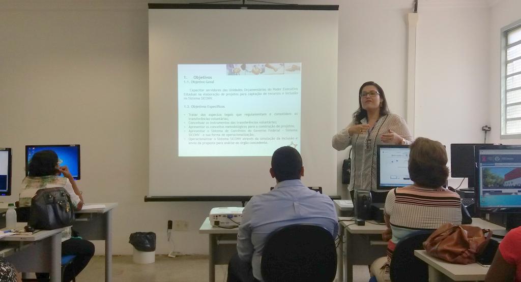 Servidores são capacitados para desenvolver projetos e convênios
