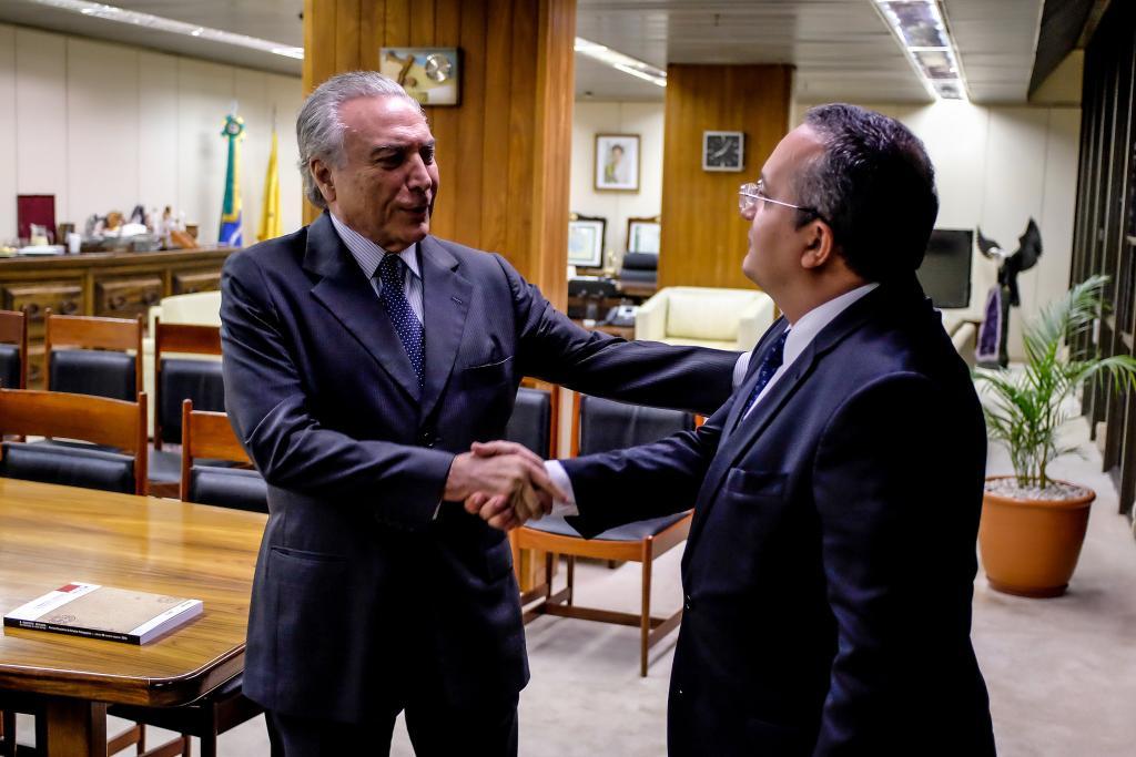 Presidente Temer anuncia a Taques o pagamento do FEX