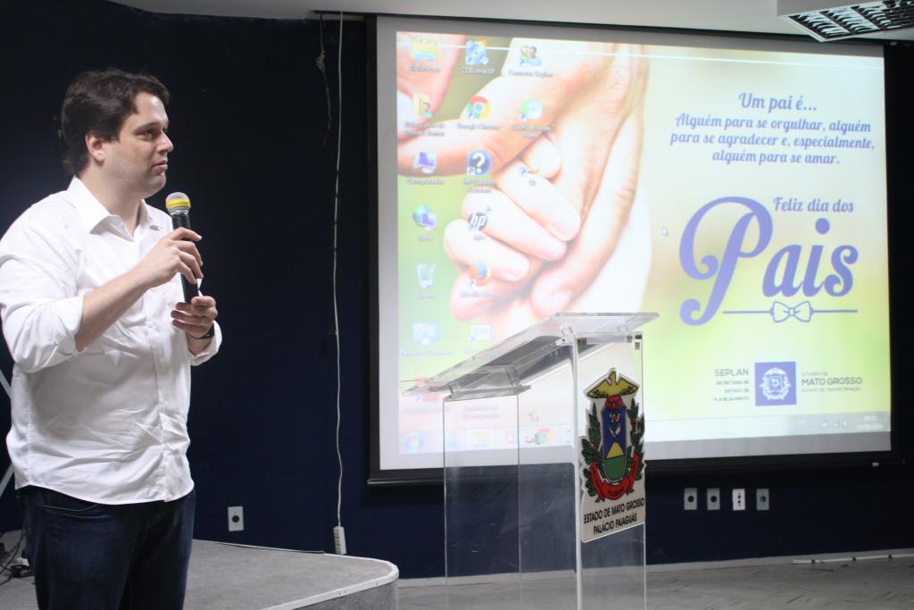 Pais da Seplan são homenageados em evento organizado por servidores