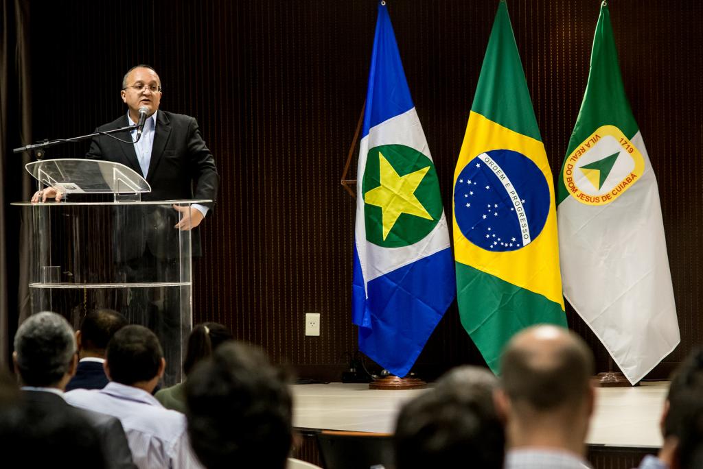 Governo entrega projeto da LDO 2017 à Assembleia Legislativa