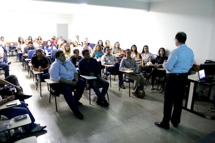Palestra apresenta a servidores ferramentas disponíveis no site da IOMAT