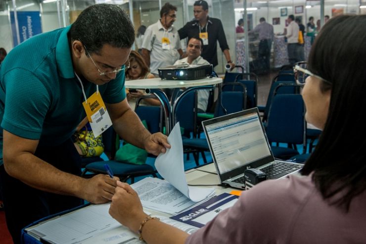 Governo do Estado realiza pregões presenciais em evento