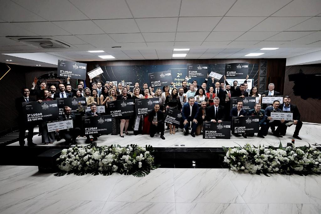 Governo de MT premia 56 servidores no 2º Prêmio de Eficiência e Inovação em Práticas Públicas